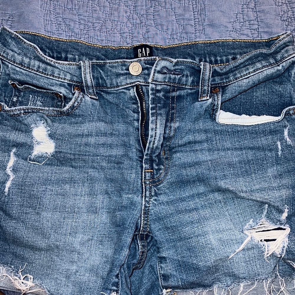 Gap mid rise 5” denim short